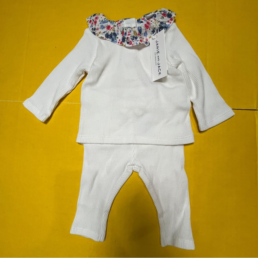 NWT- Janie and Jack Baby Set 0-3 Month Ditsy Floral Matching Set in Jet Ivory